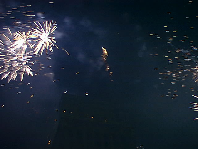 PhotoPC luned 1 gennaio 2001 1.46 23.jpg, 37372 bytes, 01/01/01